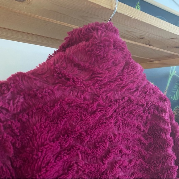 Patagonia Girls Pelage High Pile Fleece Jacket Magenta Pink 8 - Picture 10 of 13